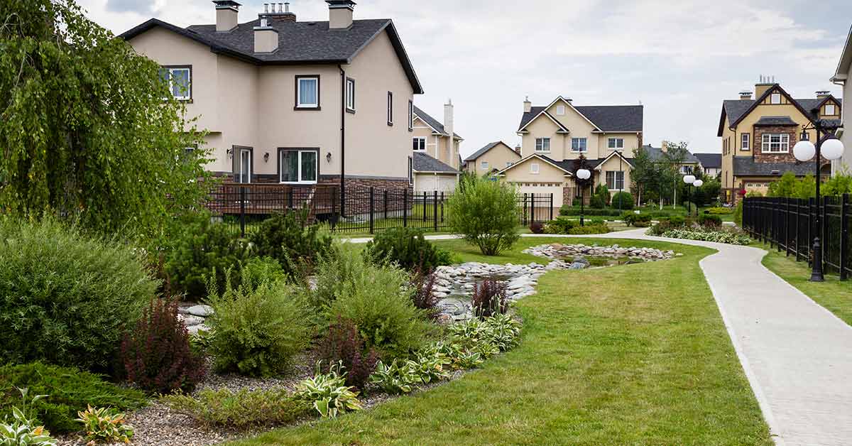 Bild eines Hauses mit Garten - Lastenfreiheit als Wertsteigerung